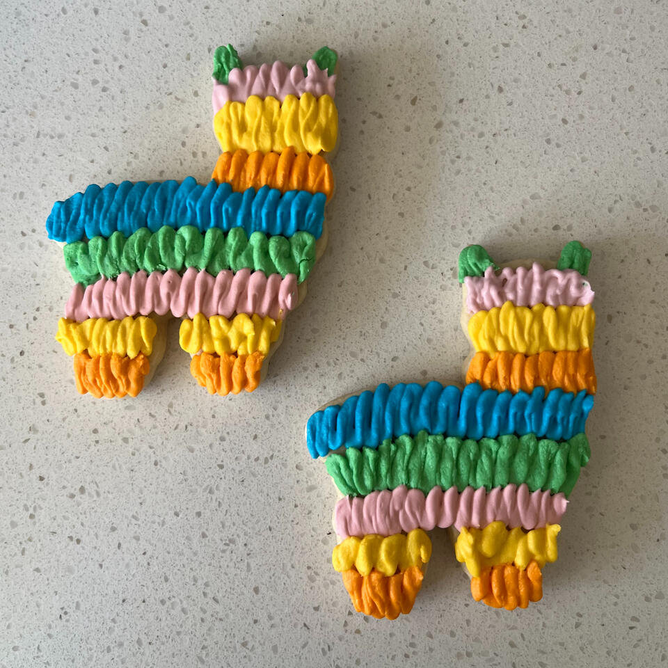 Pinata Llamas